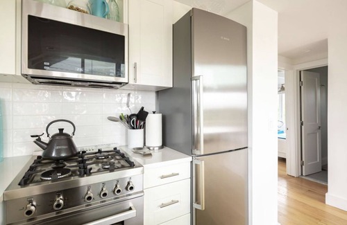 Springs Cottage | beautiful Gerard Drive cottage- water everywhere!.