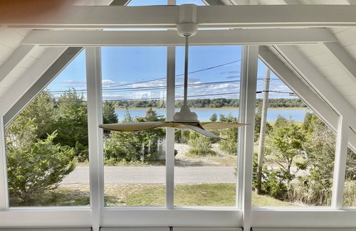Springs Cottage | beautiful Gerard Drive cottage- water everywhere!.