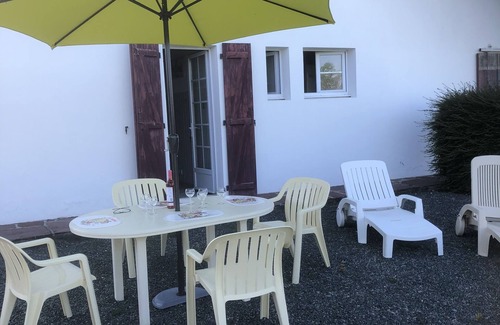 Lasse Apartment | Beautiful gite, renovated, in old farmhouse.