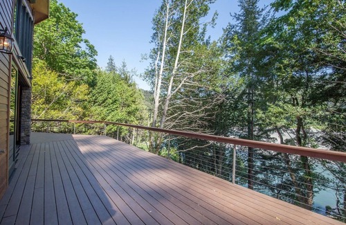 Gold Beach House | Beautiful Gold Beach Vacation Rental On The Rogue River! Mountains, River & More