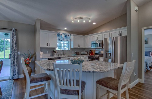 The Villages House | Beautiful Golf Front 3-2. All New Inside ! Cable , WI-FI and Golf Cart !