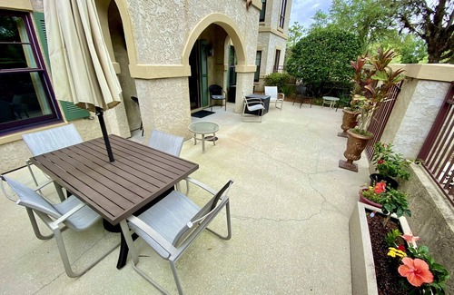 St. Augustine House | Beautiful GROUND FLOOR 2 Bedroom Relaxing Oasis w Private Veranda