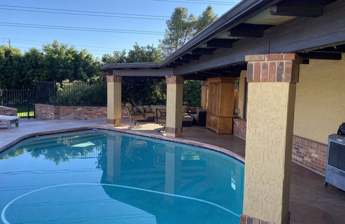 Glendale House | Beautiful Guest Cottage within close proximity to Baseball and Restaurants