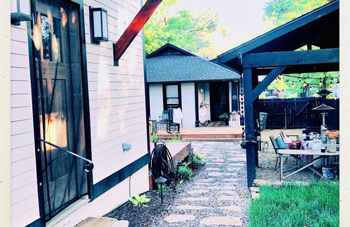 Fayetteville Apartment | Beautiful Guest House/Studio, 10 minutes from U of A!