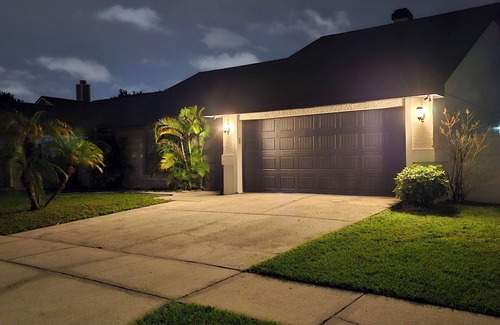 Bearss Plaza House | Beautiful Guest House With Fireplace and Sky View!
