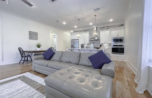 Long Beach House | Beautiful Gulf Coast Home with Pool