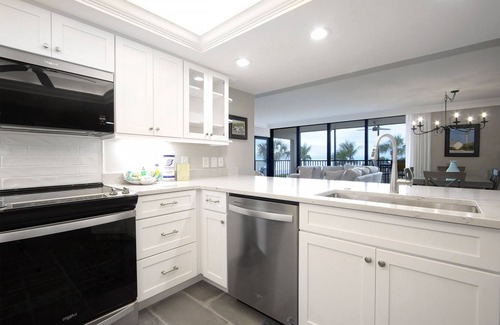 Beachview Country Club Estates Condo | Beautiful Gulf Front Condo on Sanibel - Sundial T306