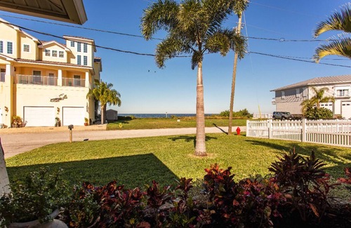 Hudson Beach Estates House | Beautiful Gulf View!