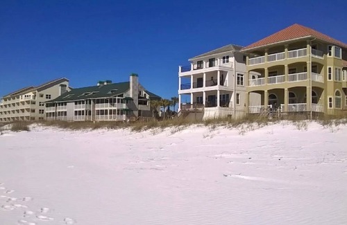 Destiny Shores House | BEAUTIFUL GULFRONT HOME IN CRYSTAL BEACH