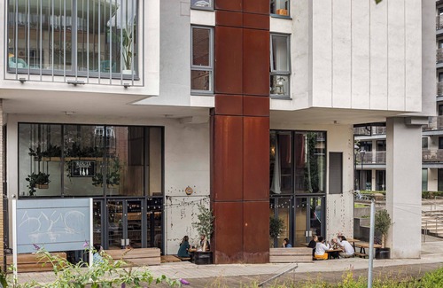Haggerston Apartment | Beautiful Haggerston Canal Views Warehouse