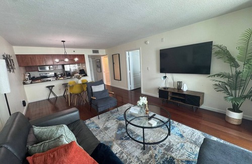 Brickell Apartment | Beautiful High Rise 1/1 in Brickell with Balcony