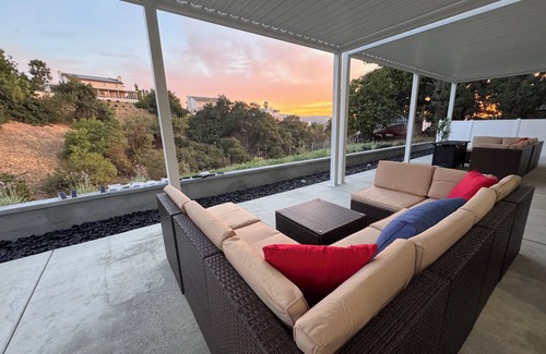 Walnut House | Beautiful Hillside Retreat w/sunset views near Disneyland