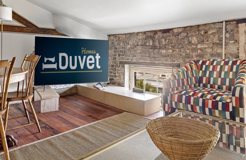 South of Broad Apartment | Beautiful & Historic 2BD/1BA Apartment with Water Views!