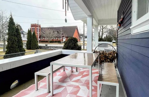 Two Rivers House | Beautiful Historic Home near Downtown