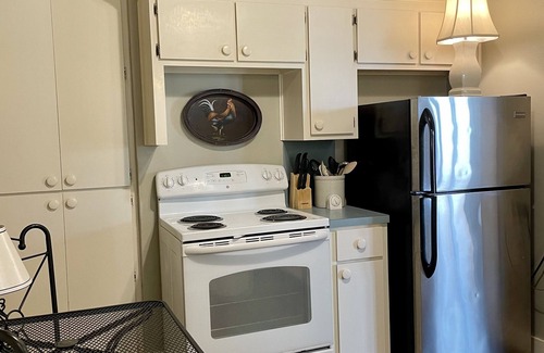Coldspring House | Beautiful Historical Cottage on the Courthouse Square!
