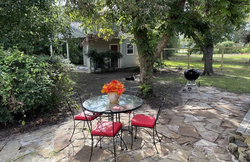 Coldspring House | Beautiful Historical Cottage on the Courthouse Square!