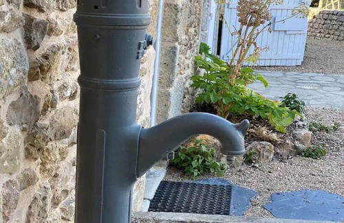 Savigny-Levescault House | Beautiful house with lovely garden and picturesque private pond.