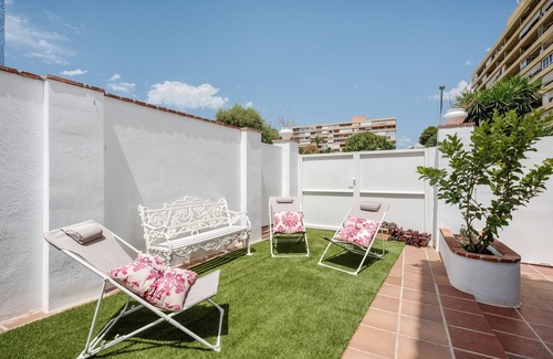 Torremolinos House | Beautiful Holiday Home “Casa Beramendi” with Wi-Fi