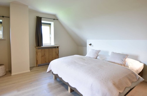 Sint-Jacobskapelle House | Beautiful Holiday Home in Diksmuide with Terrace, Garden