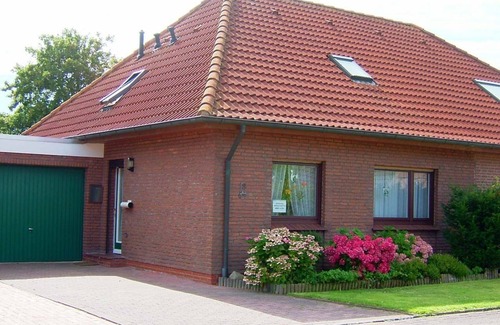 Greetsiel House | Beautiful holiday home Sonnenwinkel for 4 people + dog near the dike