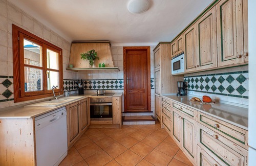Son Macia House | Beautiful Holiday Home “Son Llodra” with Mountain View, Pool, Terrace & WiFi