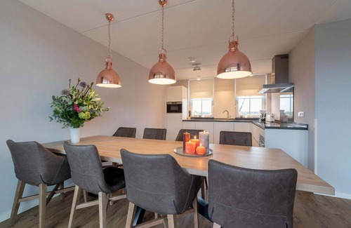 Colijnsplaat House | Beautiful holiday home in Colijnsplaat with garden