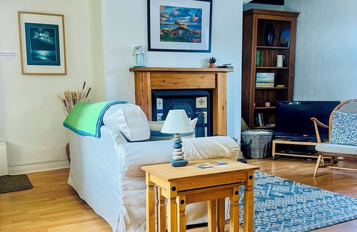 Berwick-upon-Tweed Cottage | Beautiful Holy Island of Lindisfarne: Dog Friendly Peaceful Retreat.