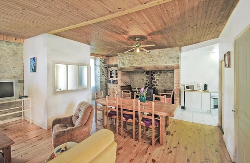 Riom-es-Montagnes House | Beautiful home in riom-ès-montagnes