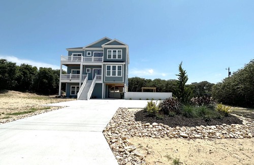 Ocean Sands House | BEAUTIFUL HOME! 2-Min Walk to the Beach, Heated Saltwater Pool, Private