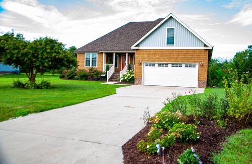 Currituck House | Beautiful home 25 minutes from the Outer Banks of NC