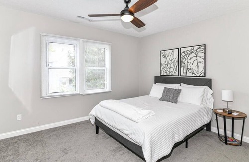 Babe Denny House | Beautiful Home 5 Minutes from Downtown Indy and Colts Stadium!!