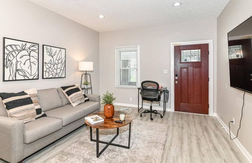 Babe Denny House | Beautiful Home 5 Minutes from Downtown Indy and Colts Stadium!!