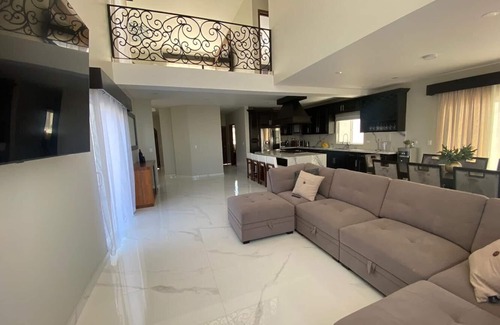Rosarito House | Beautiful home 5 min away from papas & beer. W/King size beds