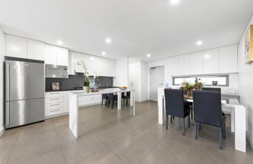 Hornsby Apartment | Beautiful Home close to Shopping Mall and Train Hornsby