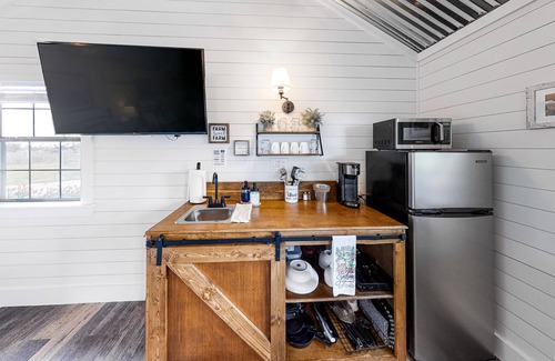 Fredericksburg Cottage | Beautiful Home in Texas Hill Country Close to Fredericksburg w/Central AC, WiFi