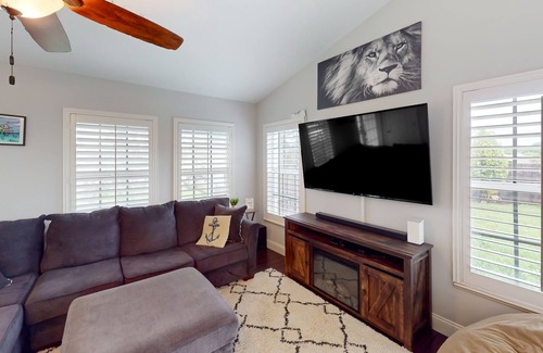 Rocky Point House | Beautiful home in a great location with enclosed yard, fireplace, & central AC