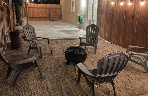 Palmdale House | Beautiful home in a nice quiet neighborhood.