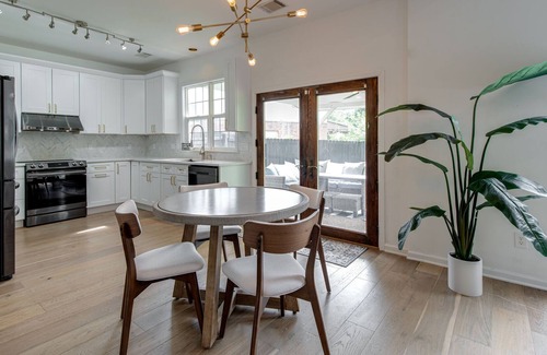 Franklin House | Beautiful home in Amazing Spot 3BR 2 and a half bath