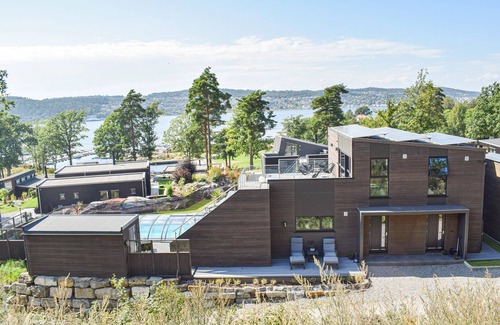 Porsgrunn House | Beautiful home in Brevik with sauna