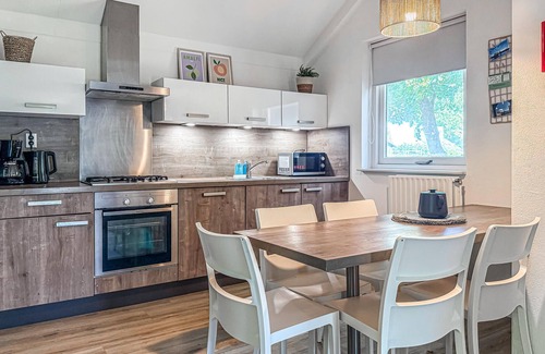 Hoeven House | Beautiful home in Hoeven with WiFi