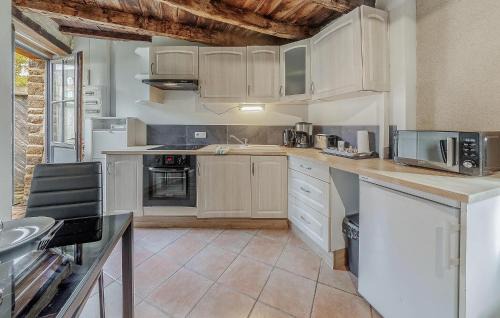 Mont-Dol House | Beautiful Home In Mont-Dol With Wifi