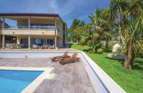 Montalvo House | Beautiful Home In Pontevedra With 4 Bedrooms, Private Swimming Pool And Swimming Pool