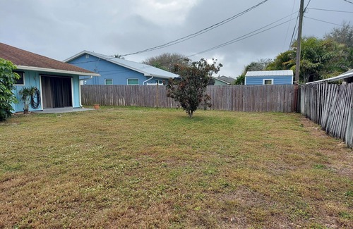 Hobe Sound House | Beautiful Home in Quaint Neighborhood