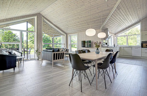Sønderstrand House | Beautiful home in Rømø with kitchen