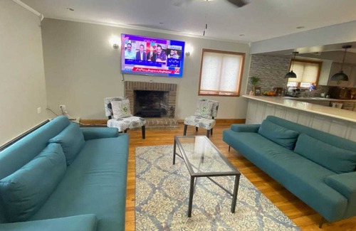 Shirley House | Beautiful home in Shirley / Close to Hamptons