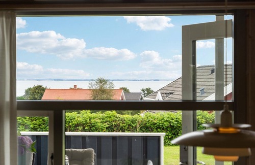 Grønninghoved Strand House | Beautiful home in Sjølund with sauna