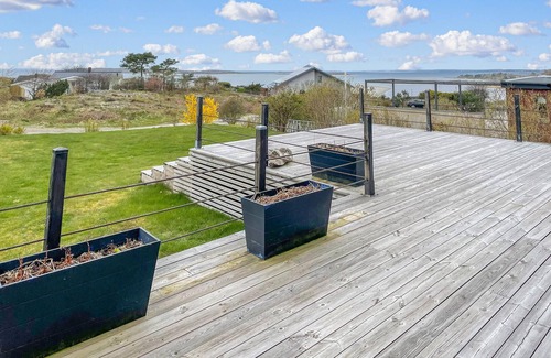 Stravalla House | Beautiful home in Stråvalla with WiFi
