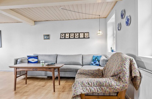 Svaneke House | Beautiful home in Svaneke with kitchen