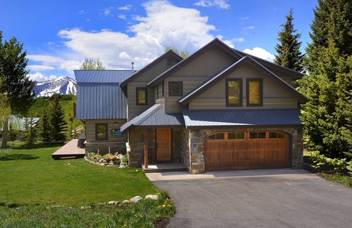 Crested Butte House | Beautiful home in Meridian Lake Park neighborhood just mins from the slopes
