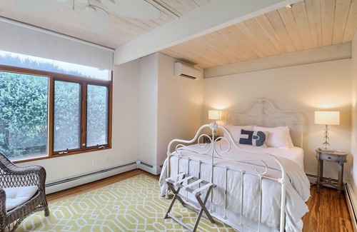 Narragansett Pier House | Beautiful home in the highly desired Narragansett Pier!